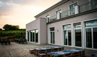 Das Gebäude in dem sich das Gasthaus befindet