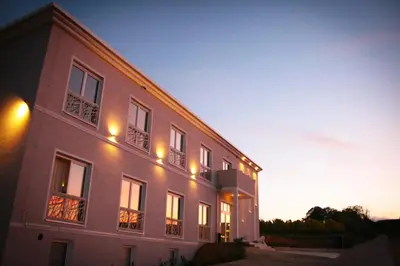 Das Gebäude in dem sich das Gasthaus befindet