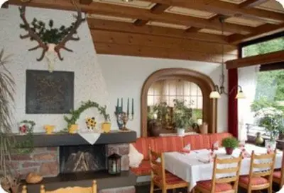 Ein Sitzbereich in der Unterkunft Hotel-Restaurant Jägerhof