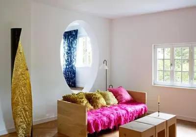 Ein Bett oder Betten in einem Zimmer der Unterkunft Suite Martinus am Vortexgarten Mathildenhöhe