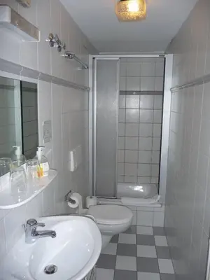 Ein Badezimmer in der Unterkunft Wengerterstube & Gästezimmer Kern