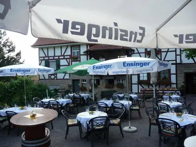 Ein Restaurant oder anderes Speiselokal in der Unterkunft Wengerterstube & Gästezimmer Kern