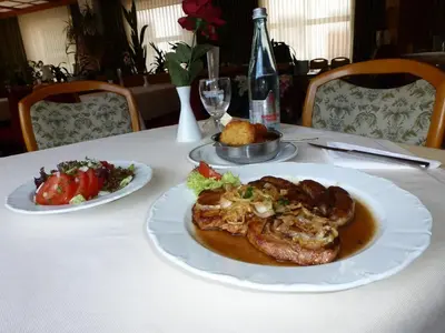 Essen im Hotel oder in der Nähe