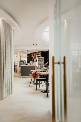 Ein Sitzbereich in der Unterkunft Parkhotel Landau