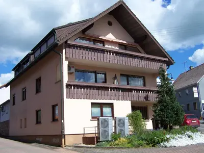Das Gebäude in dem sich die Pension befindet