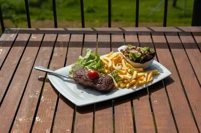 Essen im Hotel oder in der Nähe