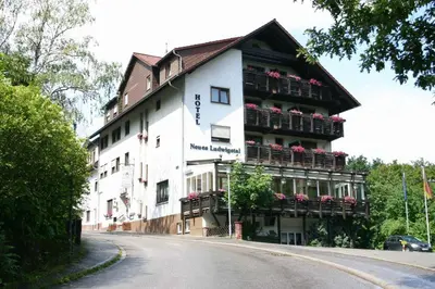 Das Gebäude in dem sich das Hotel befindet