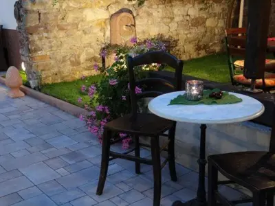 Ein Garten an der Unterkunft Hotel Schützenhof mit Wellness