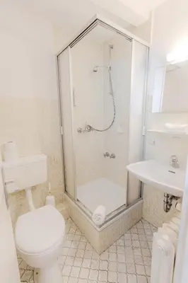 Ein Badezimmer in der Unterkunft Landgasthof zur Linde