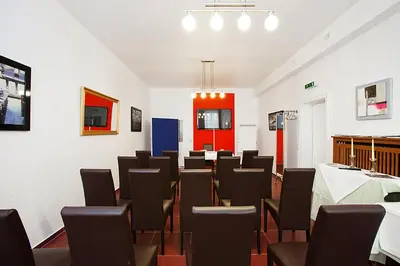 Ein Sitzbereich in der Unterkunft Hotel Jasmin