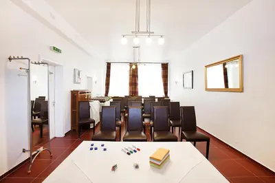 Ein Sitzbereich in der Unterkunft Hotel Jasmin