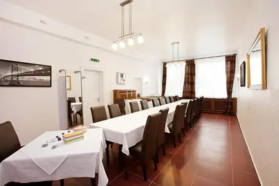 Ein Sitzbereich in der Unterkunft Hotel Jasmin