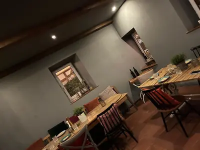 Ein Restaurant oder anderes Speiselokal in der Unterkunft Hotel Am Markt
