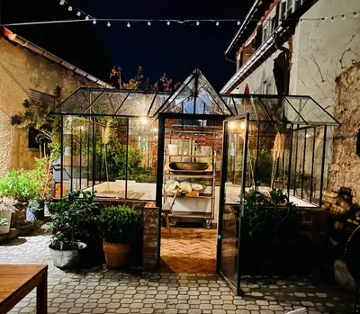 Ein Garten an der Unterkunft Hotel Am Markt