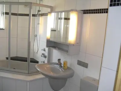 Ein Badezimmer in der Unterkunft Assmanns Ferienwohnungen Ost