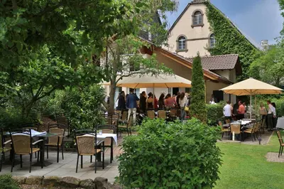 Ein Garten an der Unterkunft Landidyll Hotel Klostermühle