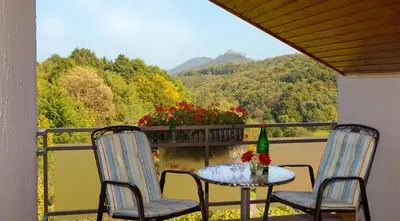 Ein allgemeiner Bergblick oder ein Berglick von der Ferienwohnung aus