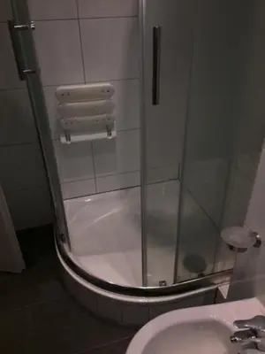 Ein Badezimmer in der Unterkunft Gästewohnung im Logenhaus