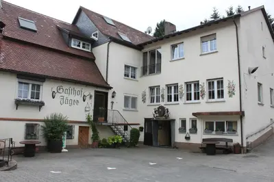 Das Gebäude in dem sich die Pension befindet