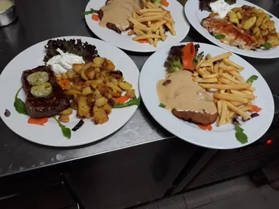 Essen im Hotel oder in der Nähe