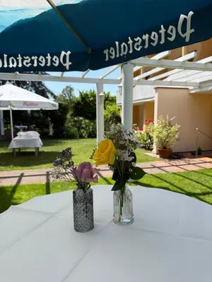 Ein Garten an der Unterkunft Winzergarten Hotel-Restaurant