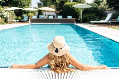 Der Swimmingpool an oder in der Nähe von Hotel Krone