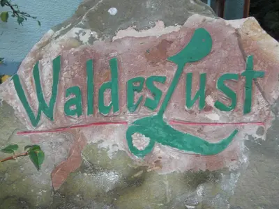 Ein Zertifikat, Auszeichnung, Logo oder anderes Dokument, das in der Unterkunft Gasthof Waldeslust ausgestellt ist