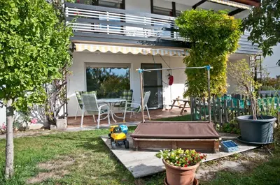 Ein Garten an der Unterkunft Pauloah