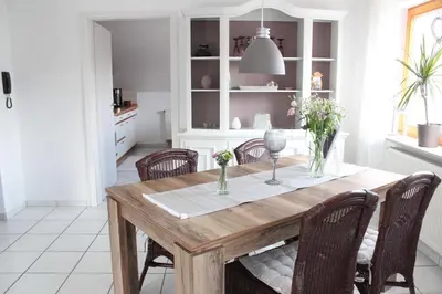 Ein Sitzbereich in der Unterkunft Ferienwohnung Stadtidyll
