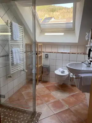 Ein Badezimmer in der Unterkunft Pension Bergel
