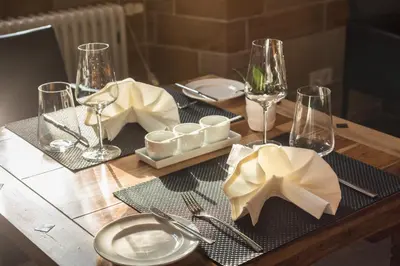 Getränke in der Unterkunft Schlosshotel Bergzaberner Hof