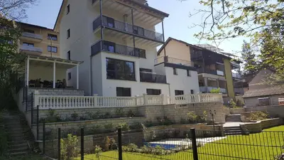 Das Gebäude in dem sich die Ferienwohnung befindet