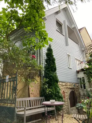 Ein Garten an der Unterkunft Hotel Gästehaus Hochmann Stadecken