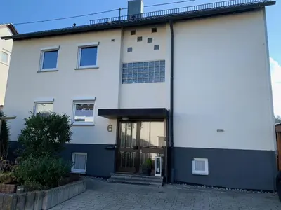Das Gebäude in dem sich die Ferienwohnung befindet