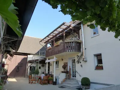 Das Gebäude in dem sich die Ferienwohnung befindet