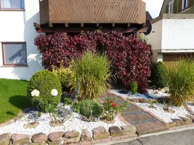 Ein Garten an der Unterkunft Ferienwohnung Heimsheim