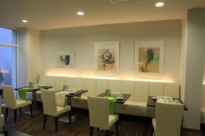 Ein Restaurant oder anderes Speiselokal in der Unterkunft Art Hotel Lauterbach