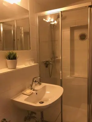 Ein Badezimmer in der Unterkunft Büdinger Hof