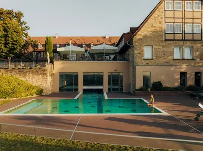 Der Swimmingpool an oder in der Nähe von Hotel Leinsweiler Hof