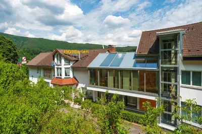 Ein allgemeiner Bergblick oder ein Berglick von des Hotels aus