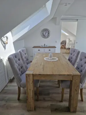 Ein Sitzbereich in der Unterkunft Boardinghouse Forst