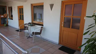 Ein Balkon oder eine Terrasse in der Unterkunft Gasthaus zum Löwen