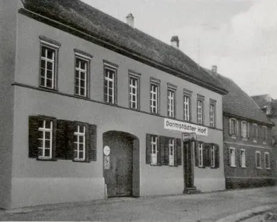 Das Gebäude in dem sich das Gasthaus befindet