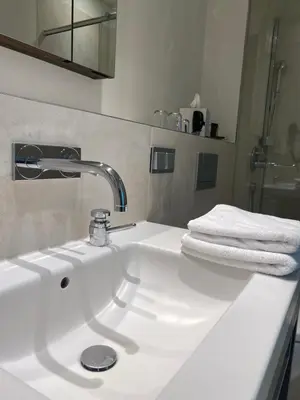 Ein Badezimmer in der Unterkunft Hotel Eberhards am Wasser