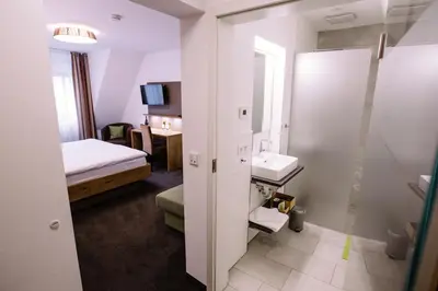 Ein Badezimmer in der Unterkunft Hotel Restaurant Lamm Rosswag