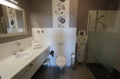 Ein Badezimmer in der Unterkunft Hotel Deutscher Hof