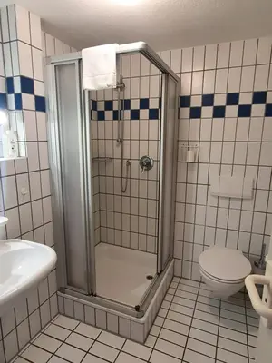 Ein Badezimmer in der Unterkunft Waldschenke Fuhr