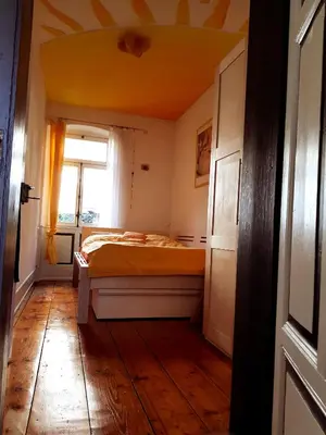 Ein Bett oder Betten in einem Zimmer der Unterkunft Zwischen-Rhein-und-Reben, zentral, barrierefrei