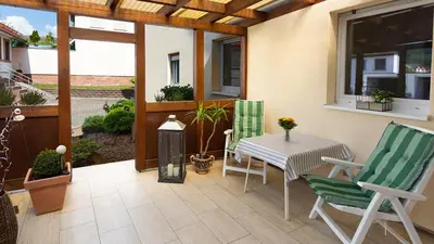 Ein Garten an der Unterkunft Gästezimmer - Ferienwohnung 1 - Brauhaus Dürr