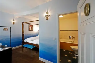 Ein Badezimmer in der Unterkunft WEINreich, Gästezimmer & Weinstube